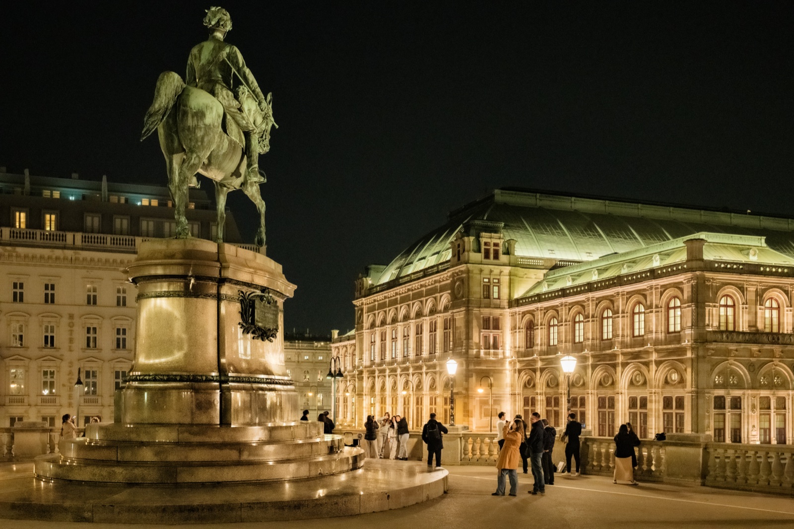 Albertina · Albrechtsbrunnen (bronze horse) photo guide by Best Alex Shots — Vienna
