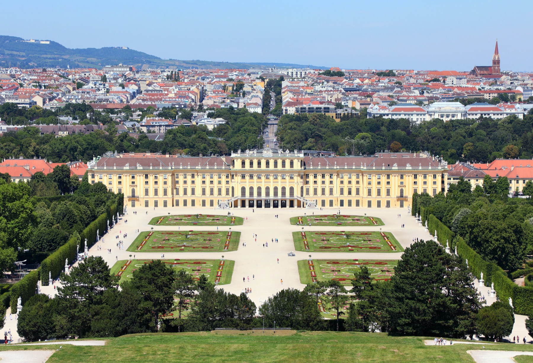 Schönbrunn Palace south façade and gardens at sunrise, Vienna — photo guide by Best Alex Shots