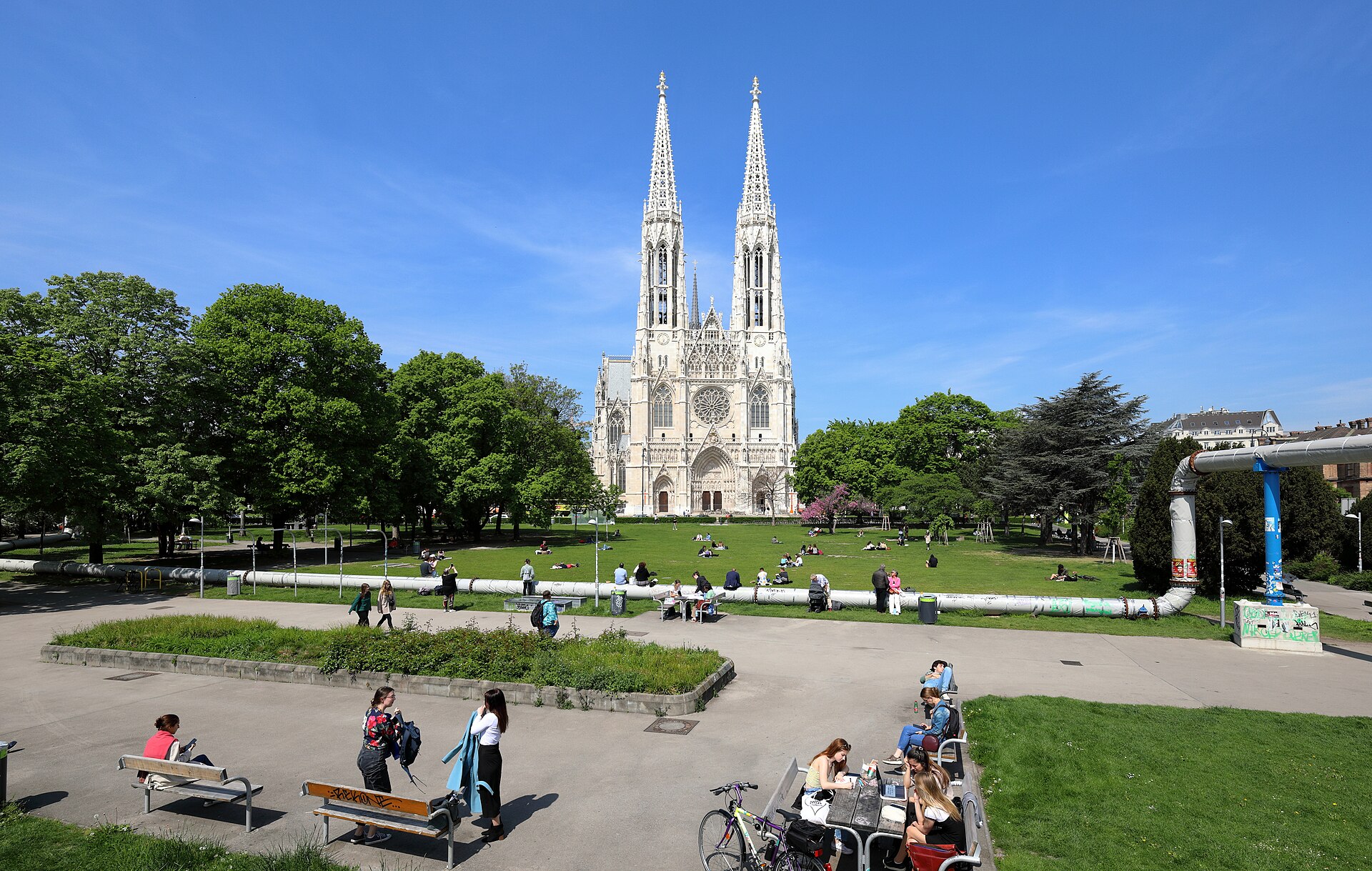 Sigmund-Freud-Park lawn fronting the neogothic Votivkirche, Vienna 9th district — photo guide by Best Alex Shots