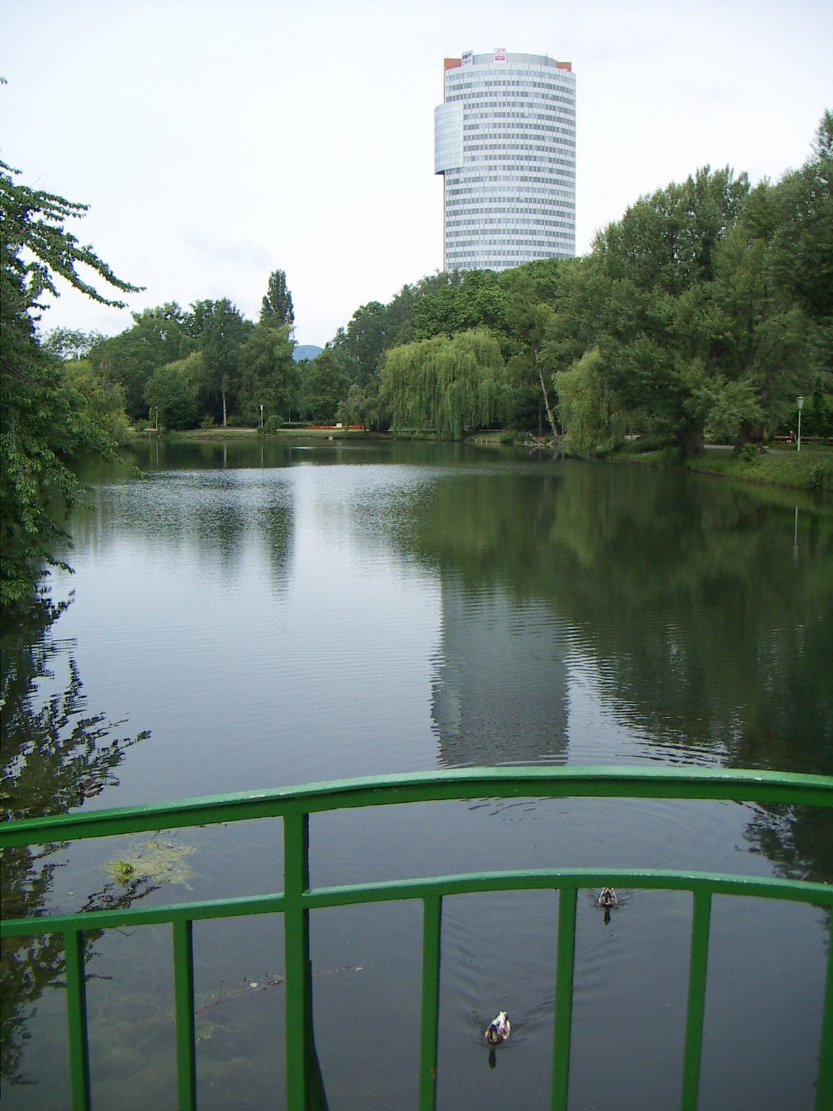 Wasserpark Floridsdorf · lily pond — Vienna photographer's atlas